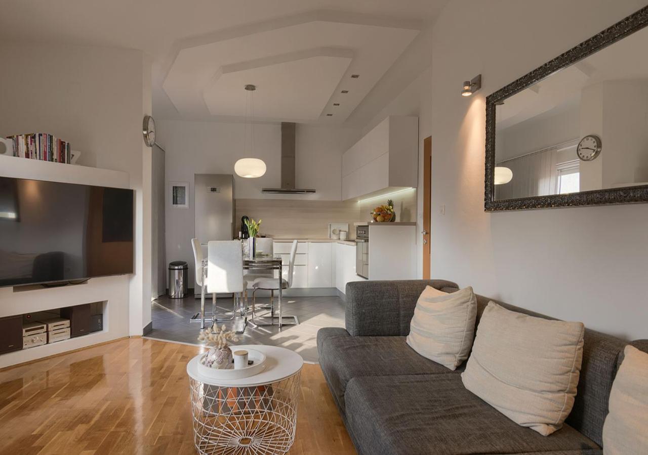 Apartment Leki - Newly Renovated, Modern City Spot Pula Exterior photo