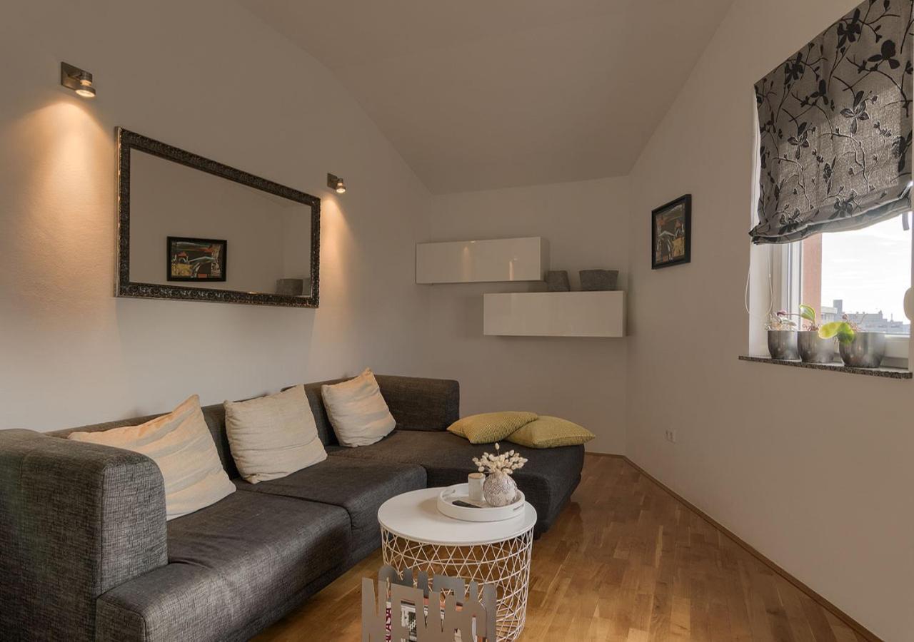 Apartment Leki - Newly Renovated, Modern City Spot Pula Exterior photo