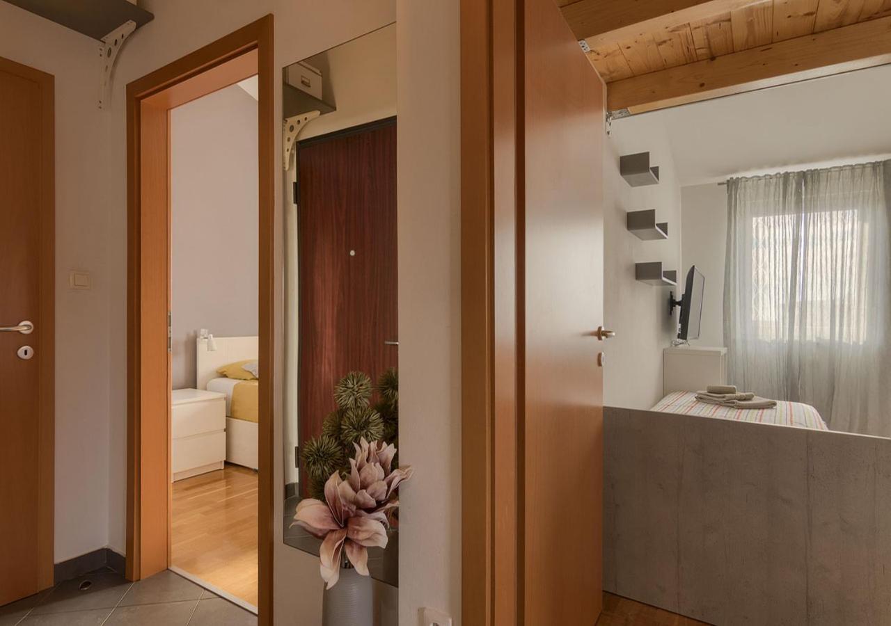 Apartment Leki - Newly Renovated, Modern City Spot Pula Exterior photo