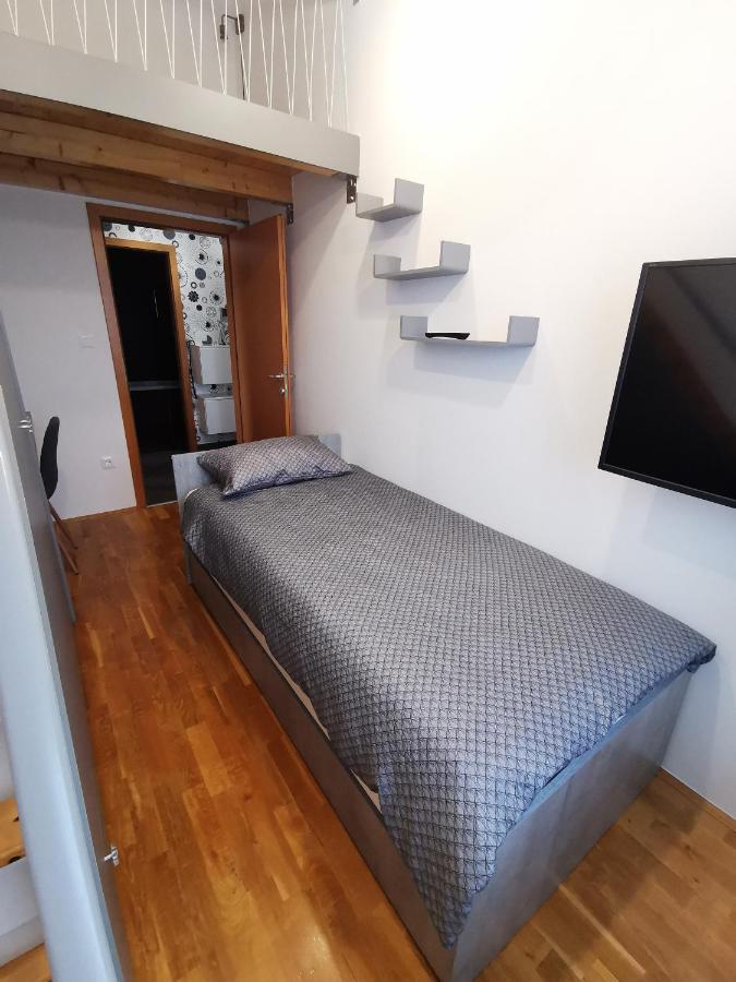 Apartment Leki - Newly Renovated, Modern City Spot Pula Exterior photo